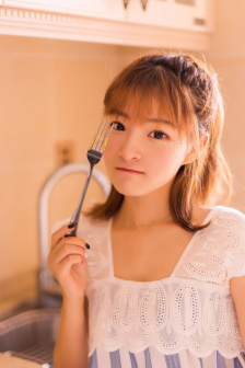 佐伯奈